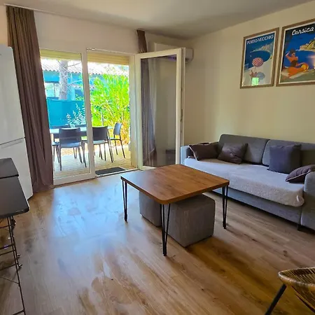 Lägenhet Fiori Di Cala Rossa, Etablissement Cardoga Piscine, & Montagne